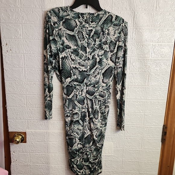 Alexia Admor Green and Black Snake Print Long Sleeve Dress - Picture 7 of 10